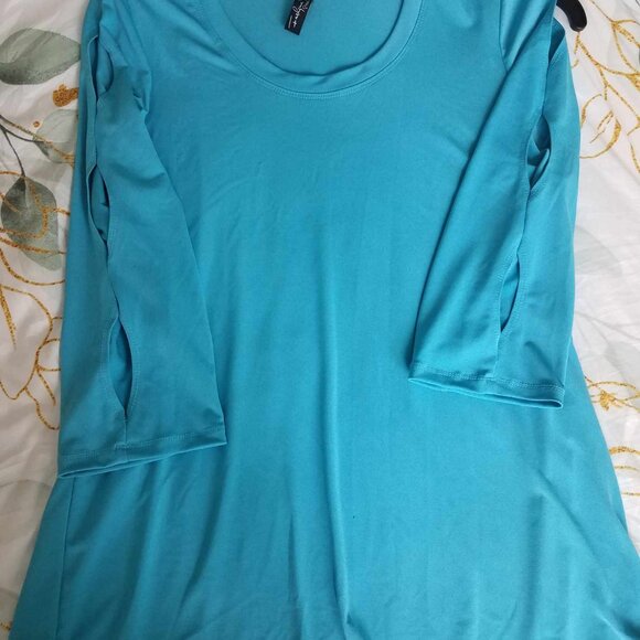 Casual Top w/CUTOUT SLEEVES Unique & Soft, Very Nice Top, MADE IN USA, Turquoise - Picture 3 of 5